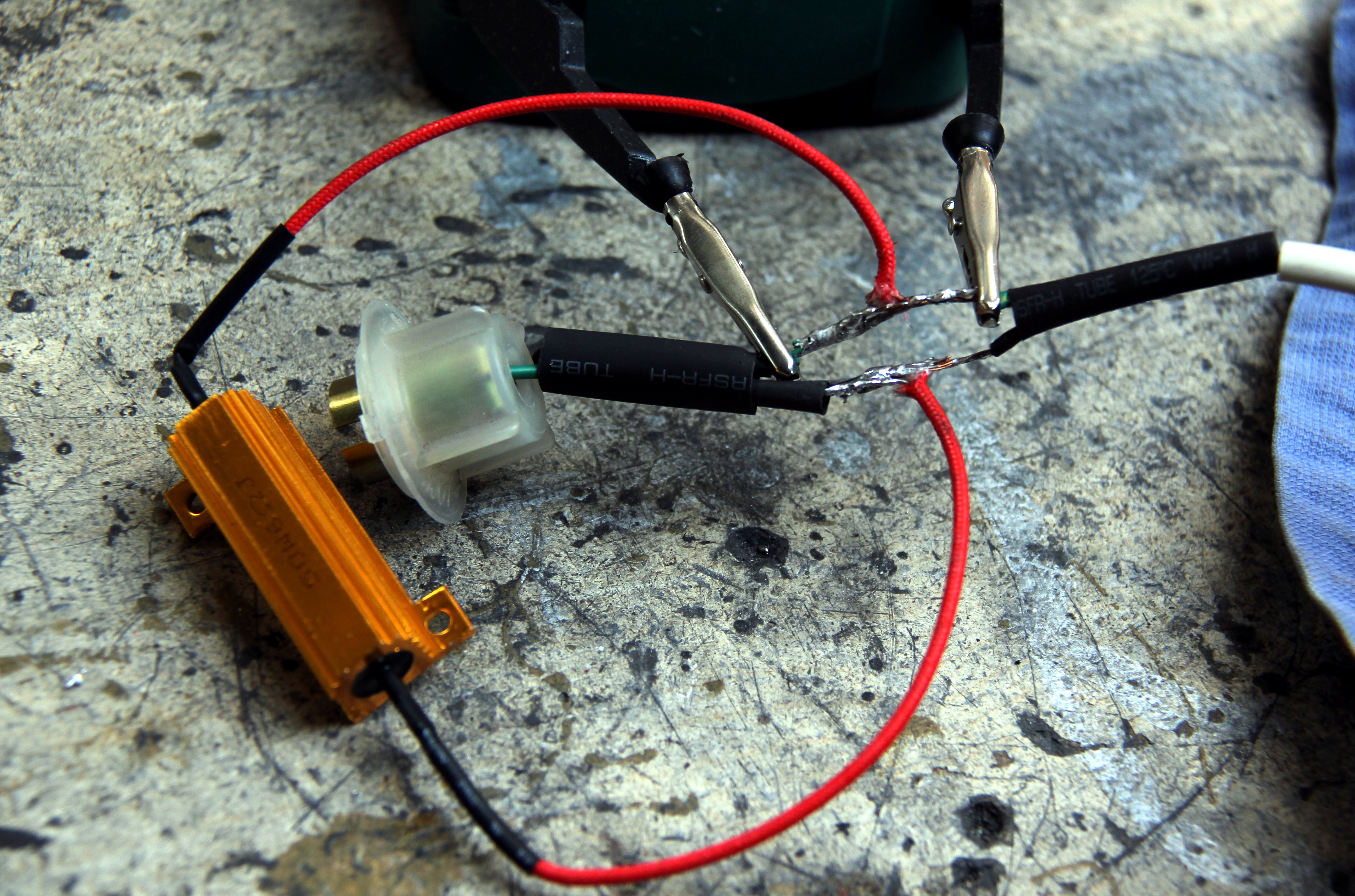 Name: Ballastsoldering_zpse73bd7e1.jpg
Views: 925
Size: 2.33 MB
