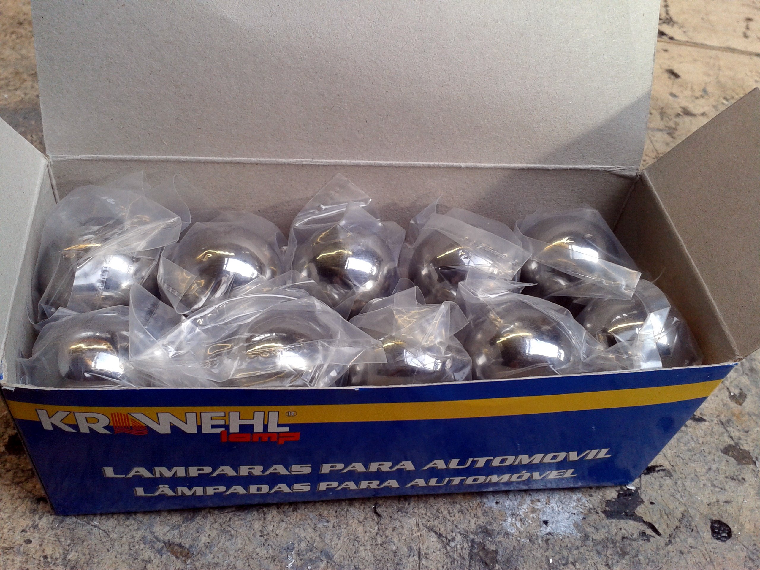 Name: Bulbs_zps326edeb2.jpg
Views: 851
Size: 878.4 KB