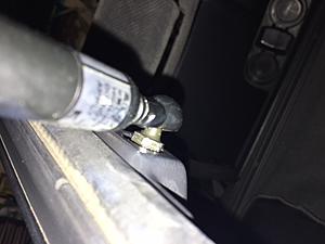 Removing hatch strut-img_7242.jpg