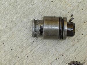 Pipes leading into automatic transmission-196487d1158608737-other-need-info-removing-sa-79-speedometer-gear-saspeedo-004.jpg