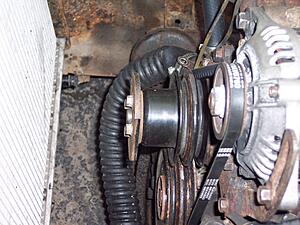 1979 Fan clutch / 1985 Fan clutch different offset?-pewfoaj.jpg