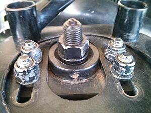 Help on tightening the nut at the top of the strut.-gj7eii8.jpg