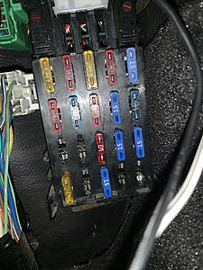 I don't think these are the right fuses. Help me out-photo340.jpg