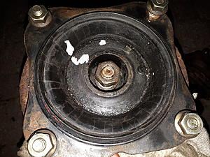 Wrong way to install Strut Mount (Help want to install rightnow)-20170828_201458.jpg