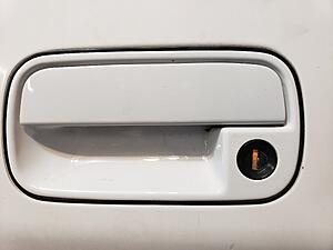 How... wha..... illuminated door lock?-ntszxla.jpg