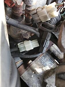 What is this connector, and why is it unplugged?-y7j9pmu.jpg