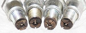 Why does 1 plug look like this? (a.k.a. help me read my plugs)-1ll6hl.jpg