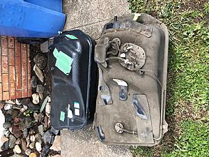 93 vs 94+ gas tanks / interchangeable ?-img_1831.jpg