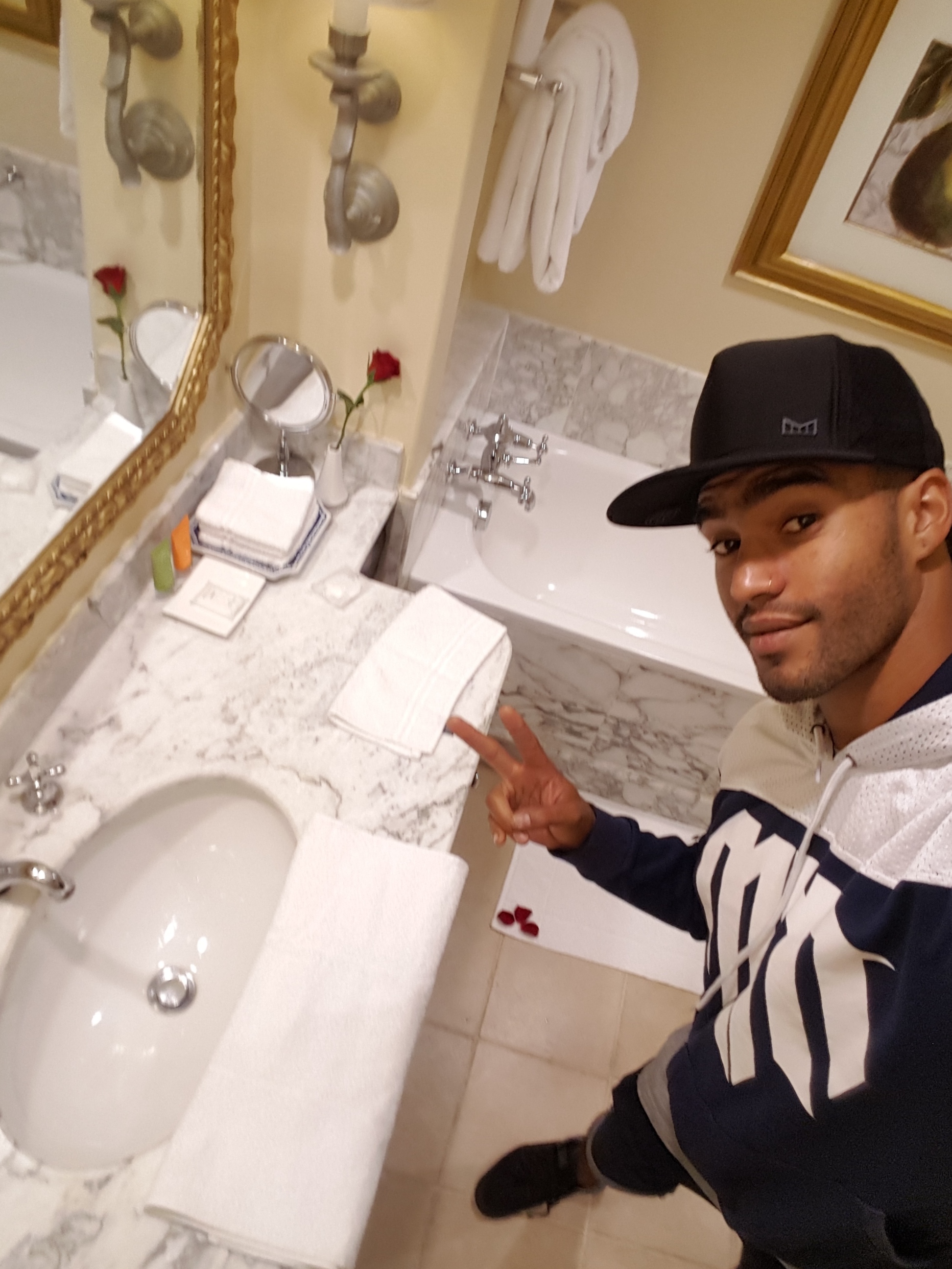 Name:  20160912_225440_zps9uq26xns.jpg
Views: 212
Size:  1.51 MB