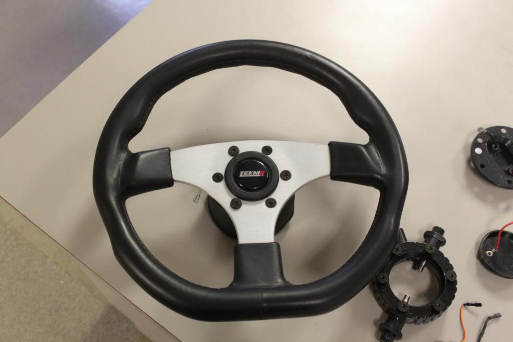 Name: Steeringwheel001_zpsf25b5088.jpg
Views: 103
Size: 45.9 KB