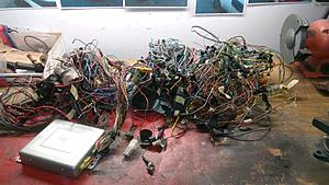 '85 GSL Restomod with Fuel Injection and 6-Speed-wires3.jpg