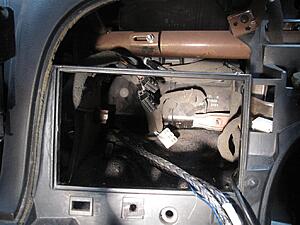 Missing mounts for head unit?-qwma7.jpg