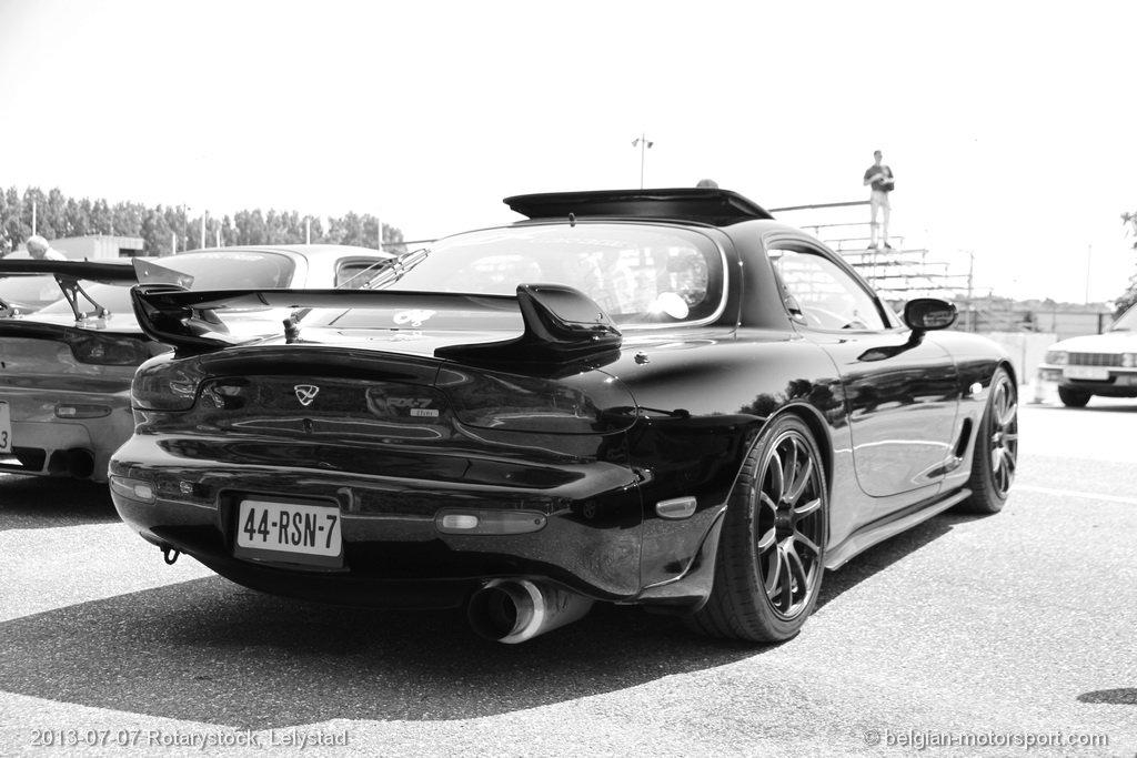 Name: paddock44.jpg
Views: 48
Size: 283.2 KB