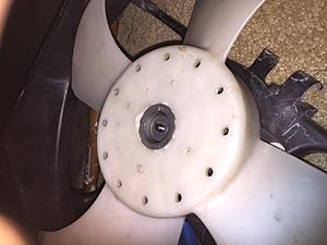 Issues with radiator fan. Help please-ffdaab34-87b8-4ba1-bc22-6758cdd7b3af.jpeg