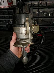 Help me identify this distributor-15088000768892970297361965680076.jpg