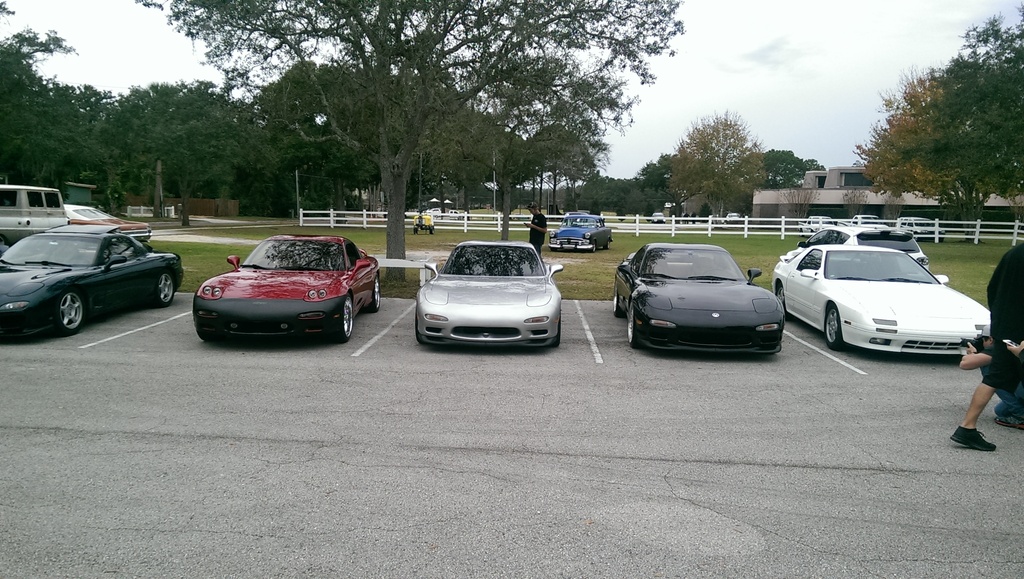 Name:  Longwood%20Car%20Show_zpslstpszyx.jpg
Views: 155
Size:  333.8 KB