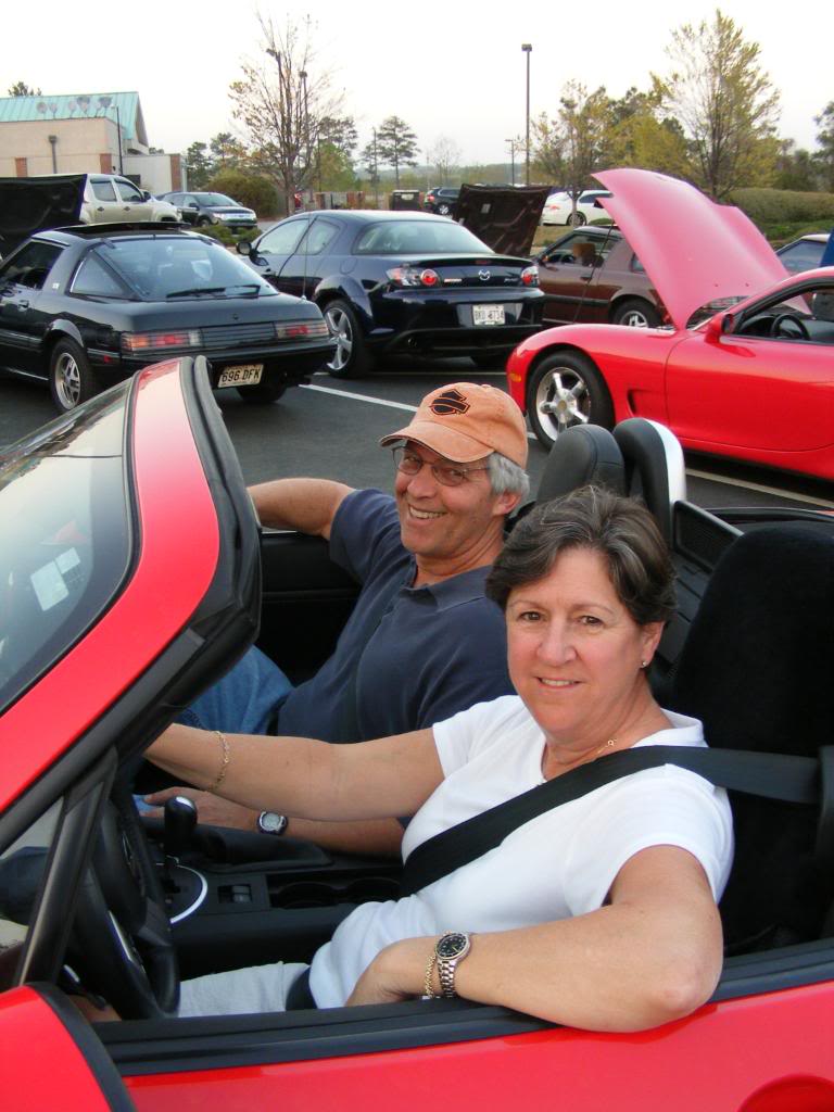 Name:  miataaPennyandirvin.jpg
Views: 61
Size:  102.3 KB