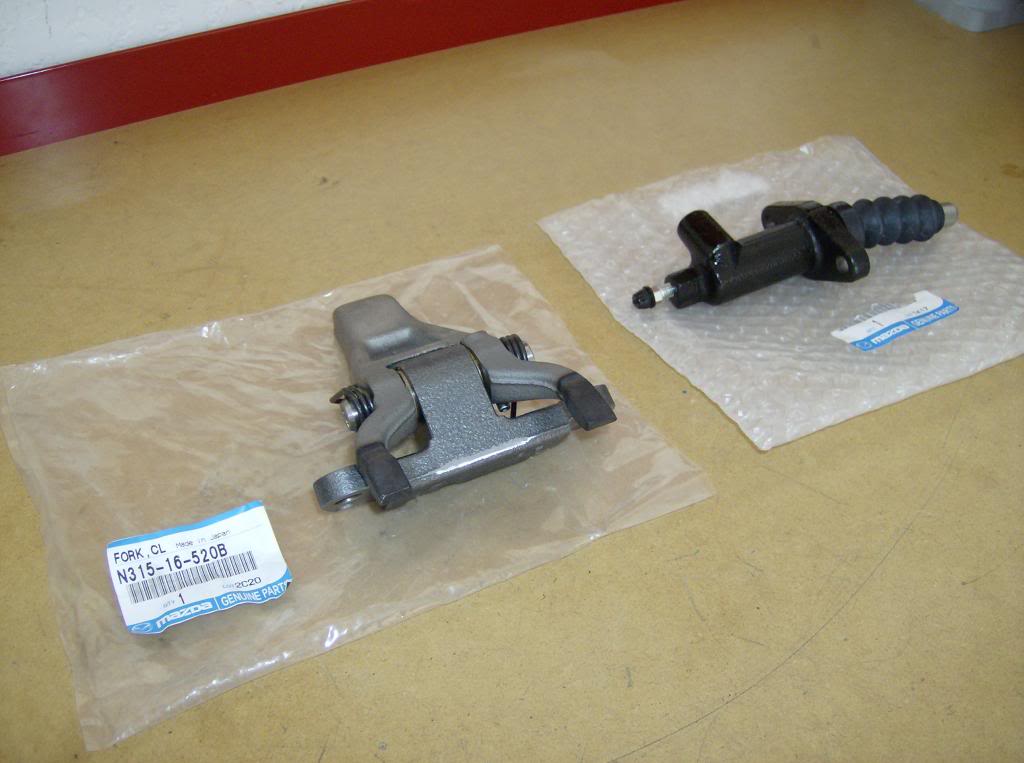 Name: Rebuild-ClutchStuff007_zps1064075e.jpg
Views: 41
Size: 68.2 KB